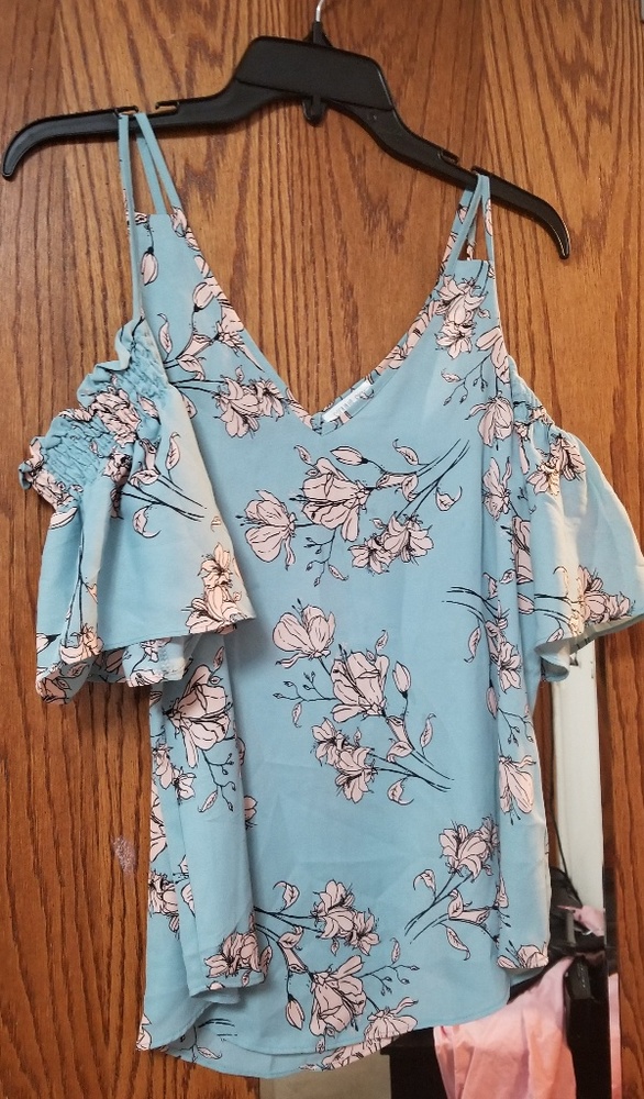 Cold shoulder top